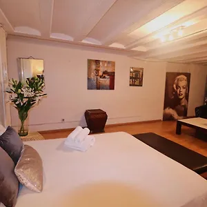 Albergue Efate