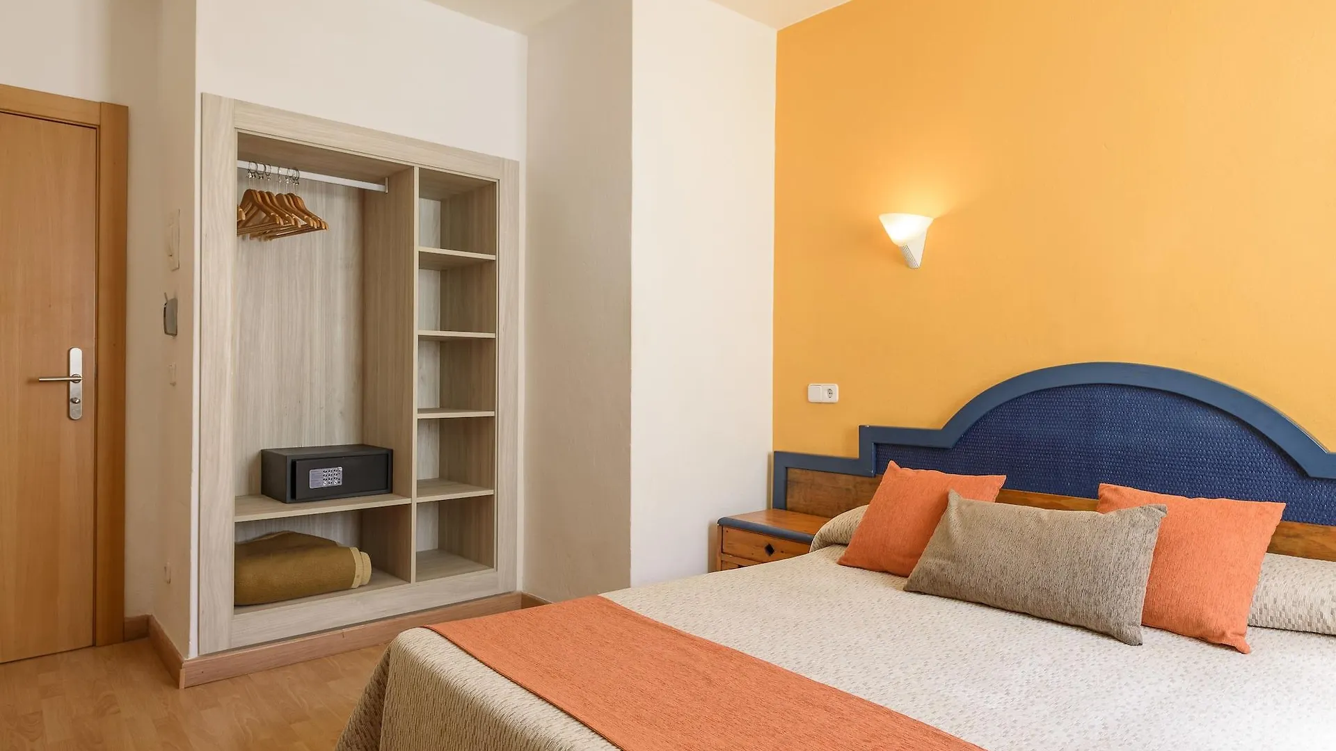 Hotel Florencio Ibiza Sant Antoni de Portmany 2*,  Espanha